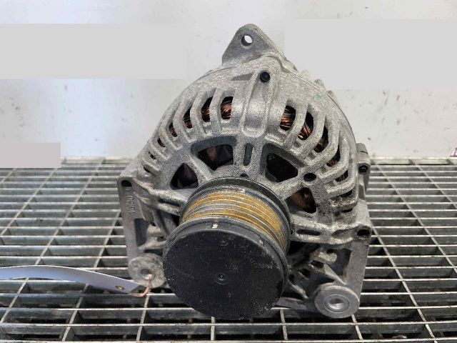 bontott DACIA DUSTER Generátor