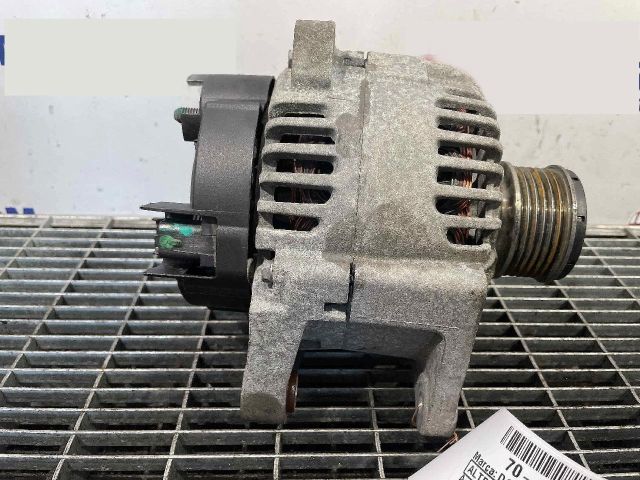 bontott DACIA DUSTER Generátor