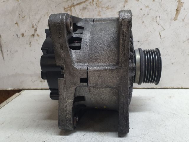 bontott DACIA DUSTER Generátor