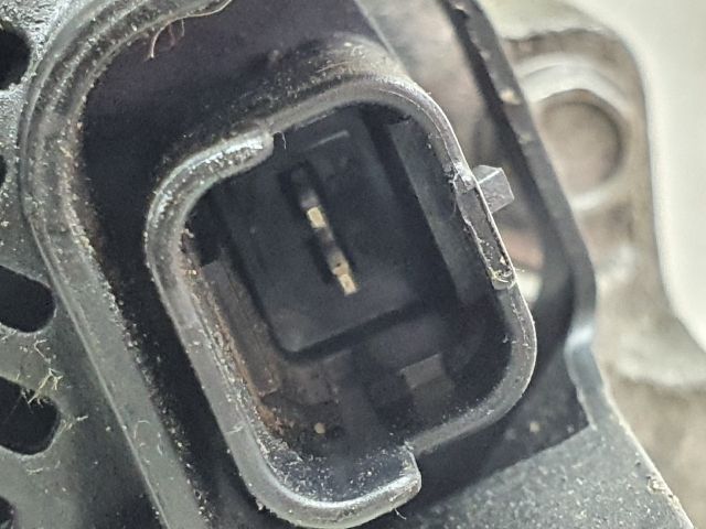 bontott DACIA DUSTER Generátor