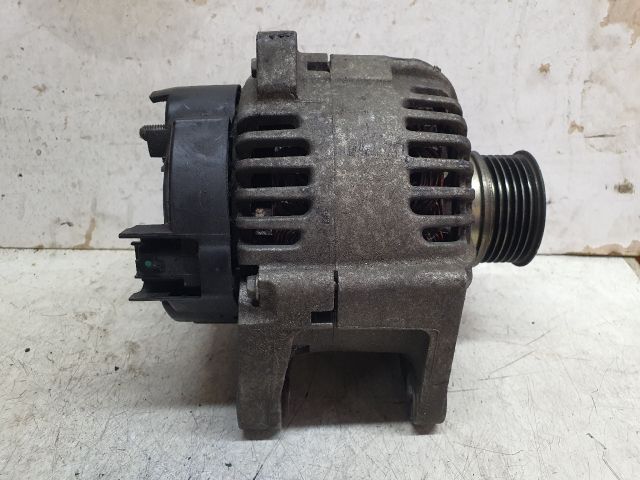 bontott DACIA DUSTER Generátor