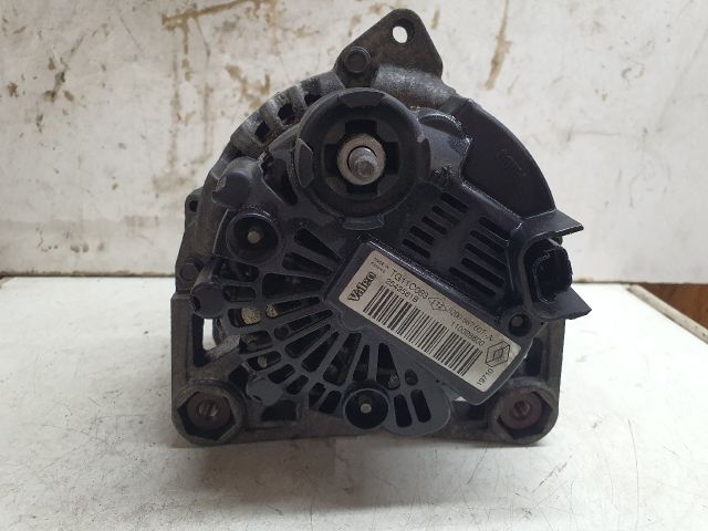 bontott DACIA DUSTER Generátor