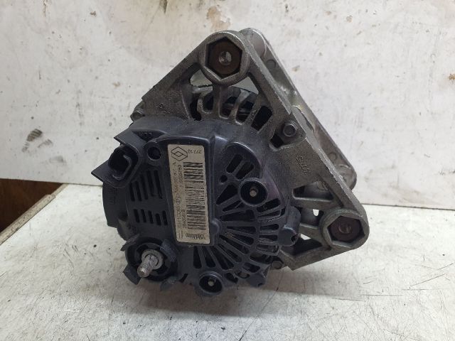 bontott DACIA DUSTER Generátor