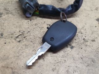 bontott DACIA DUSTER Gyújtáskapcsoló