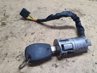 bontott DACIA DUSTER Gyújtáskapcsoló