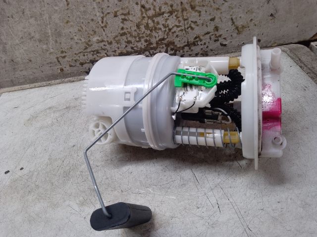 bontott DACIA DUSTER Üzemanyag Szivattyú