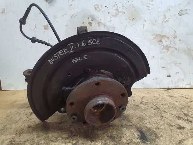 bontott DACIA DUSTER Bal első Kerékagy