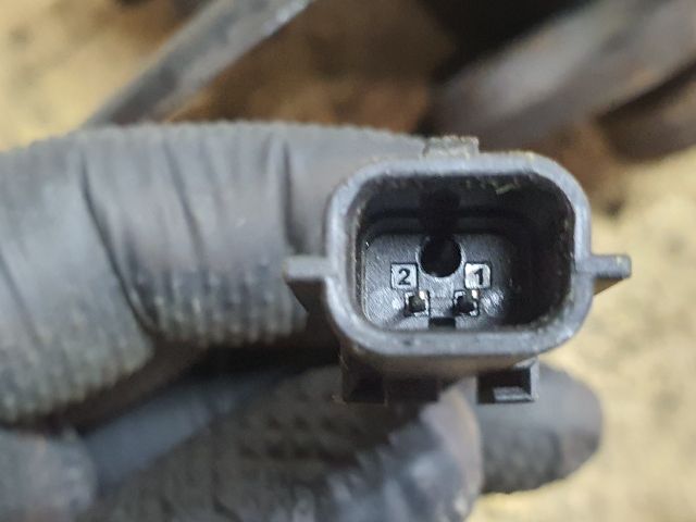 bontott DACIA DUSTER Bal első Kerékagy