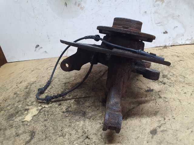 bontott DACIA DUSTER Bal első Kerékagy