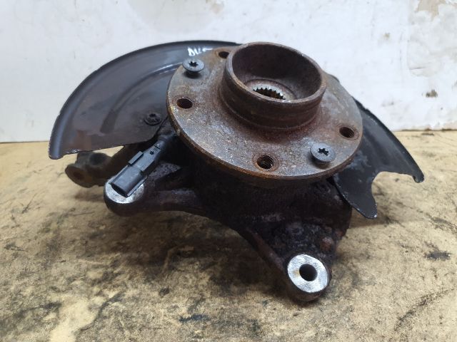 bontott DACIA DUSTER Bal első Kerékagy