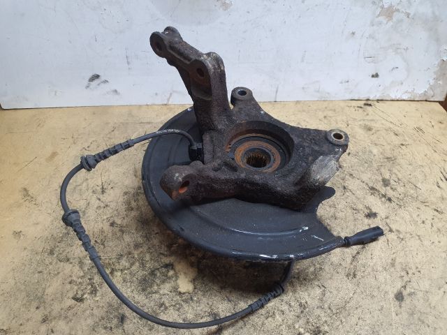 bontott DACIA DUSTER Bal első Kerékagy