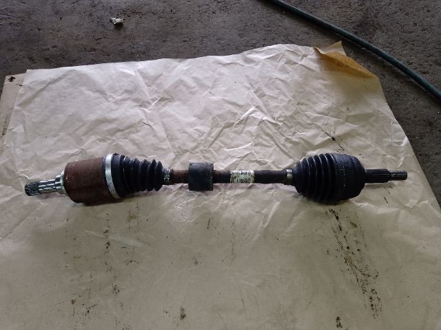 bontott DACIA DUSTER Bal Féltengely