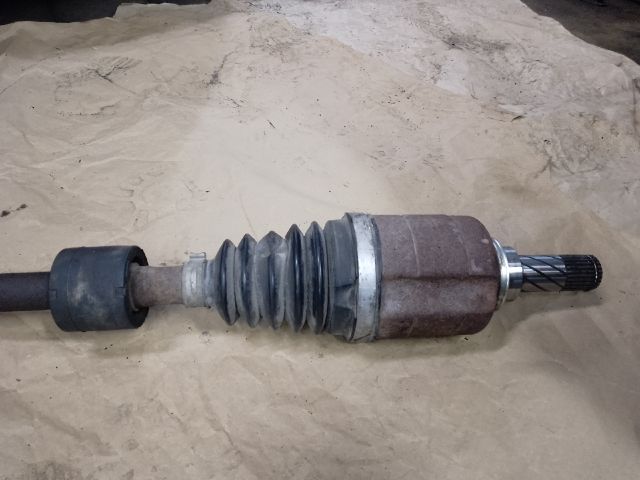 bontott DACIA DUSTER Bal Féltengely