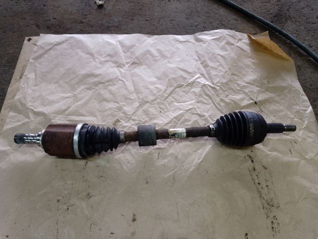 bontott DACIA DUSTER Bal Féltengely