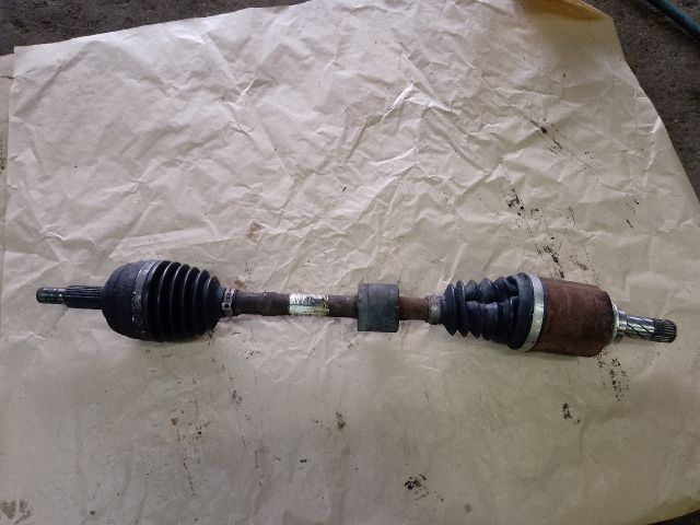 bontott DACIA DUSTER Bal Féltengely