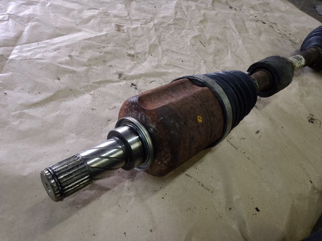 bontott DACIA DUSTER Bal Féltengely