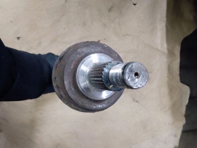 bontott DACIA DUSTER Bal Féltengely