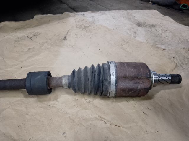 bontott DACIA DUSTER Bal Féltengely