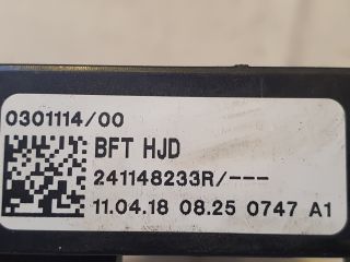 bontott DACIA DUSTER Biztosítéktábla Motortér