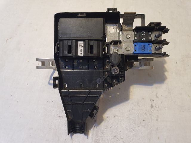 bontott DACIA DUSTER Biztosítéktábla Motortér