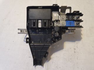 bontott DACIA DUSTER Biztosítéktábla Motortér