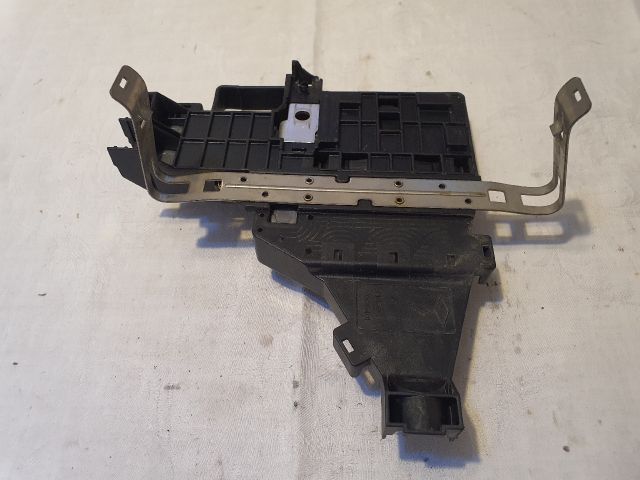 bontott DACIA DUSTER Biztosítéktábla Motortér