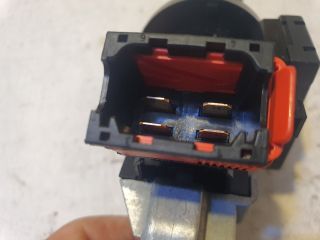 bontott DACIA DUSTER Gyújtáskapcsoló Házzal