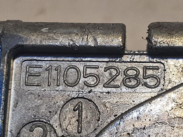 bontott DACIA DUSTER Gyújtáskapcsoló Házzal