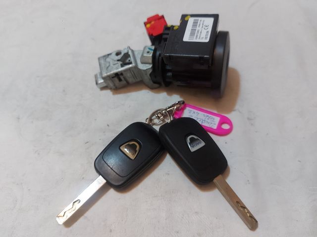 bontott DACIA DUSTER Gyújtáskapcsoló Házzal