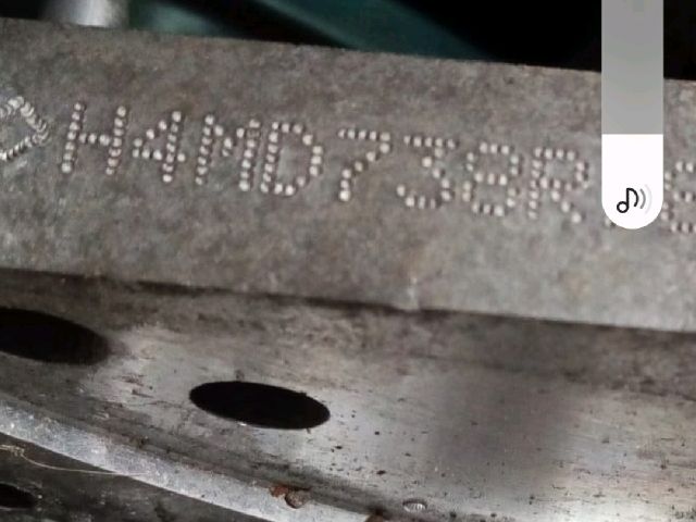 bontott DACIA DUSTER Hengerfej