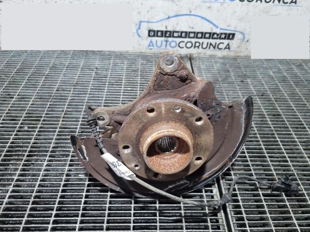 bontott DACIA DUSTER Jobb első Csonkállvány