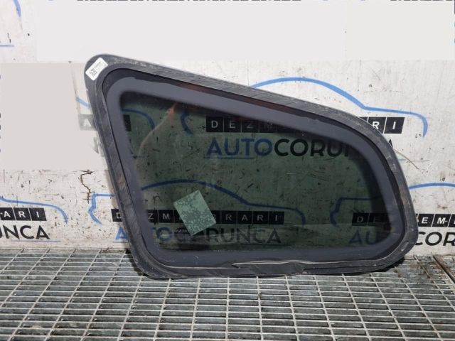 bontott DACIA DUSTER Jobb első Csonkállvány