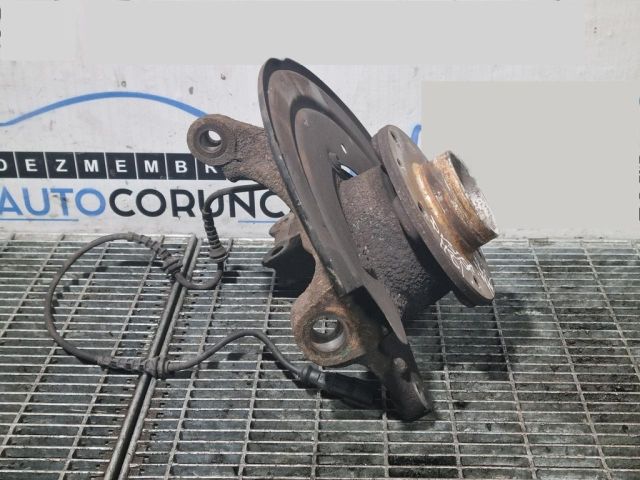 bontott DACIA DUSTER Jobb első Csonkállvány