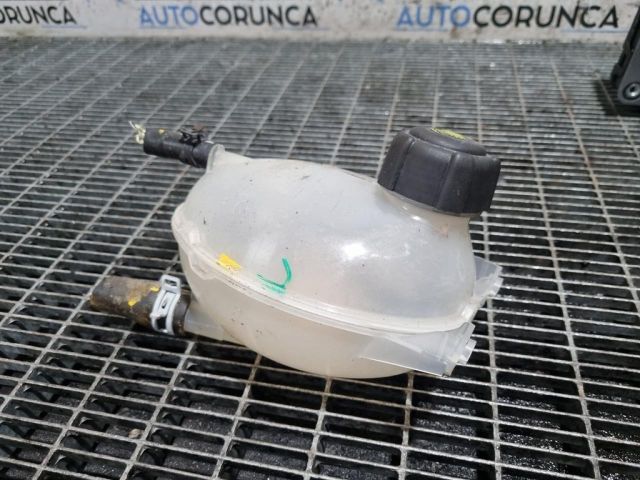 bontott DACIA DUSTER Kiegyenlítő Tartály