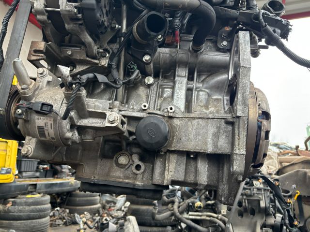 bontott DACIA DUSTER Komplett Motor (Segédberendezésekkel)