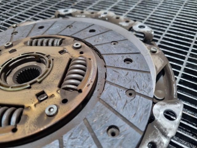 bontott DACIA DUSTER Kuplung Szett (Szerkezet, Tárcsa)