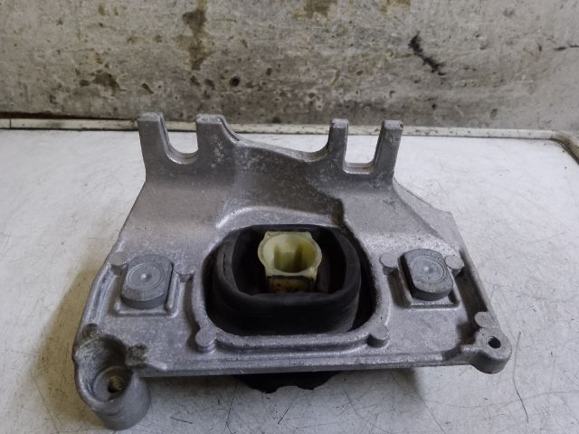 bontott DACIA DUSTER Motor Tartó Bak (Fém)