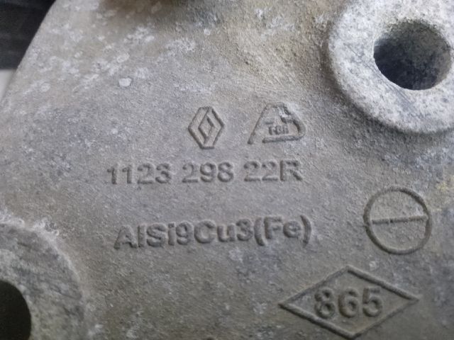 bontott DACIA DUSTER Motor Tartó Bak Jobb