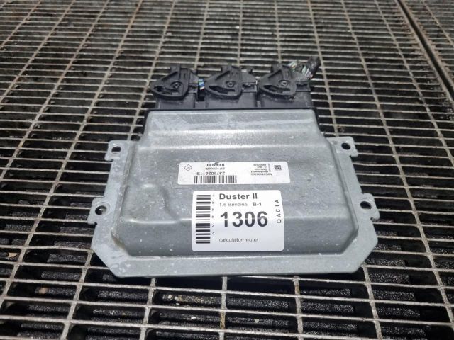 bontott DACIA DUSTER Motorvezérlő