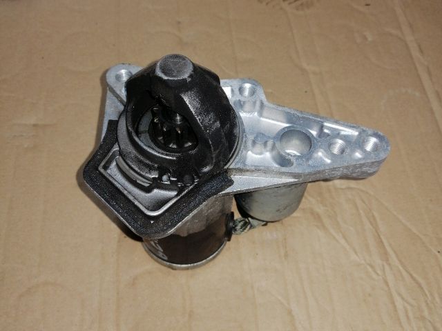 bontott DACIA DUSTER Önindító