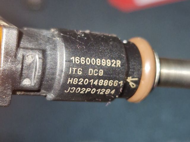 bontott DACIA DUSTER Porlasztó (1 db)