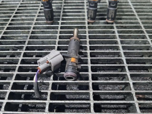 bontott DACIA DUSTER Porlasztó (1 db)