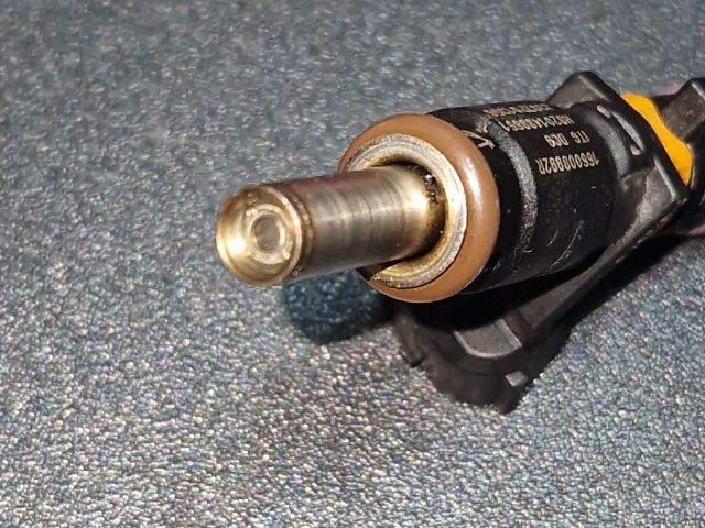 bontott DACIA DUSTER Porlasztó (1 db)