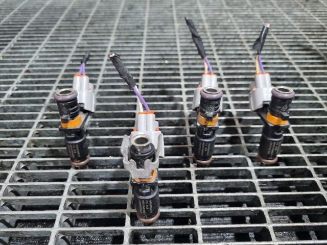 bontott DACIA DUSTER Porlasztó (1 db)