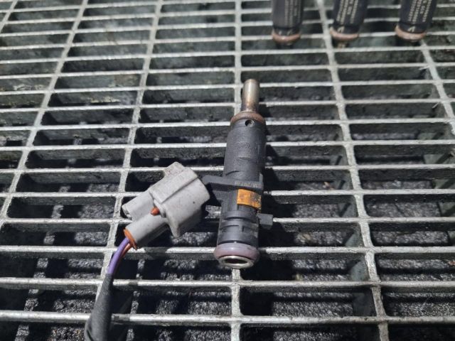 bontott DACIA DUSTER Porlasztó (1 db)