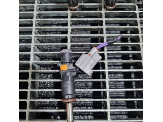 bontott DACIA DUSTER Porlasztó (1 db)