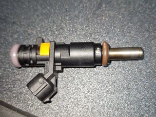 bontott DACIA DUSTER Porlasztó (1 db)