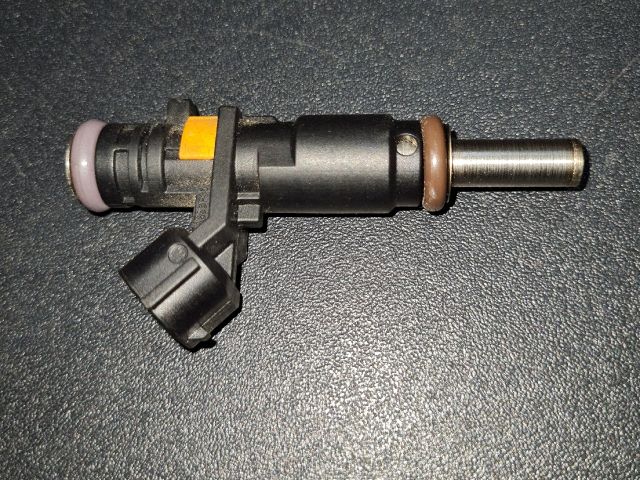 bontott DACIA DUSTER Porlasztó (1 db)