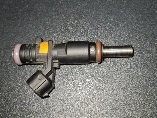 bontott DACIA DUSTER Porlasztó (1 db)