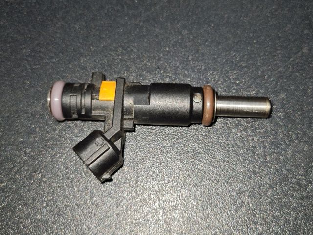 bontott DACIA DUSTER Porlasztó (1 db)